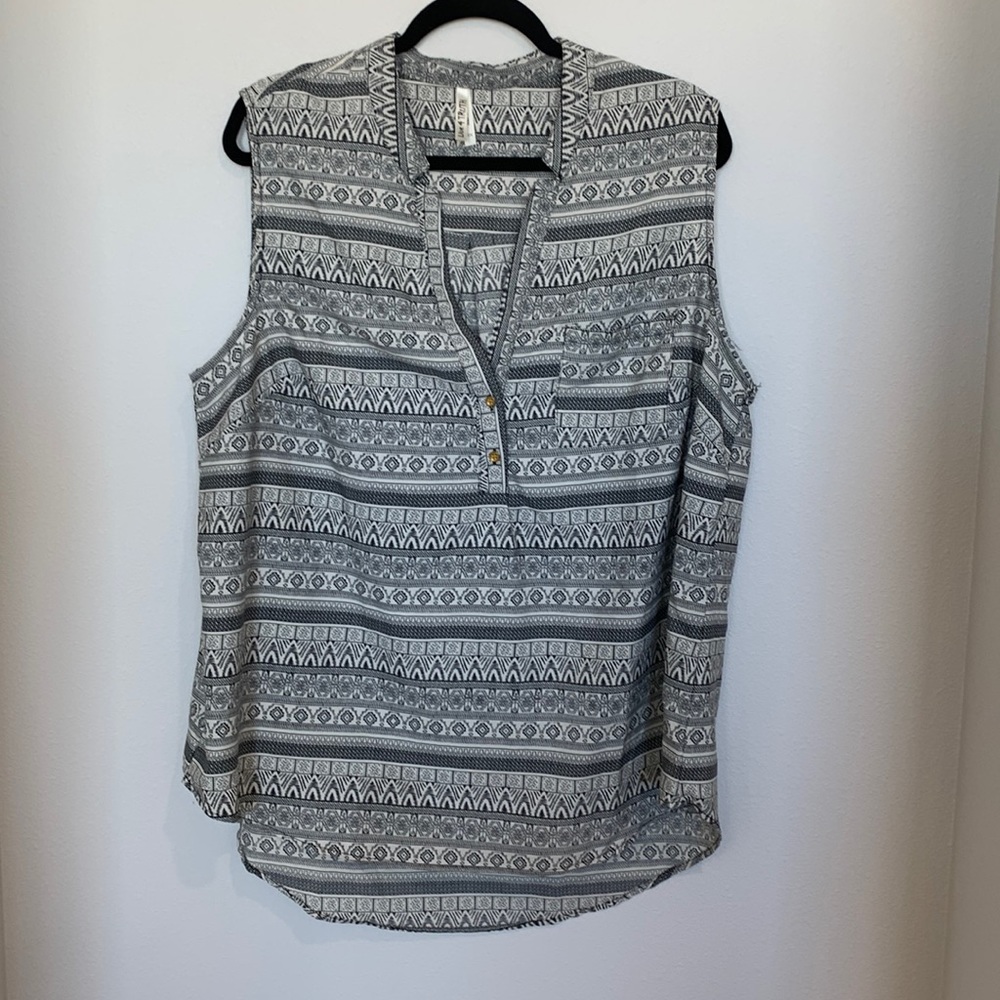 Live 4 truth, black and cream pattern, sleeveless blouse